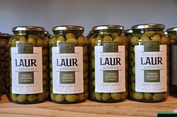 Venda de azeitonas na produtora de azeite Laur, em Mendoza, na Argentina